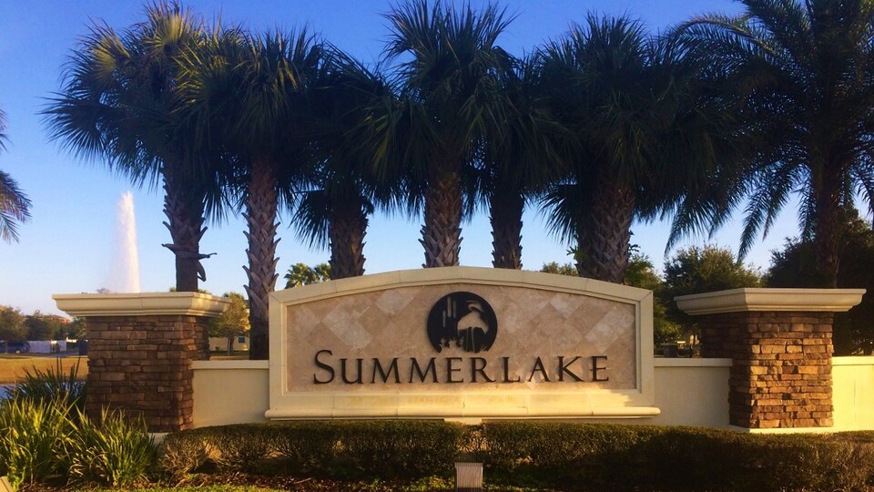 Summerlake's Community Sign